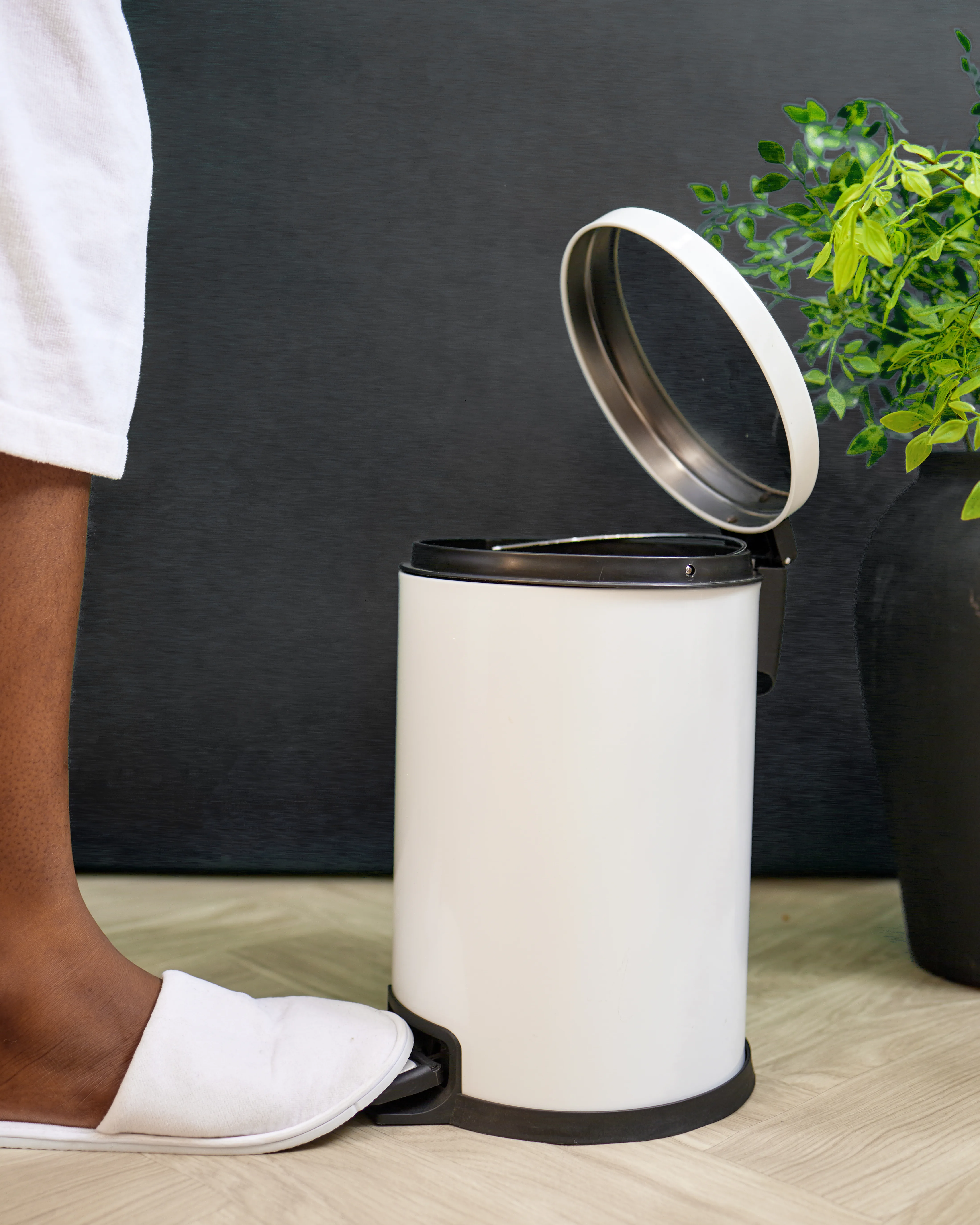 8L Pedal Waste Bin